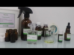 Basilico al limone e essenze di agrumi per la produzione di profumi di alta purezza