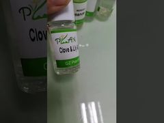 Olio aromatizzante tipo Red Bull per uso alimentare con elevata solubilità e stabilità in sistemi ad alta acidità per bevande